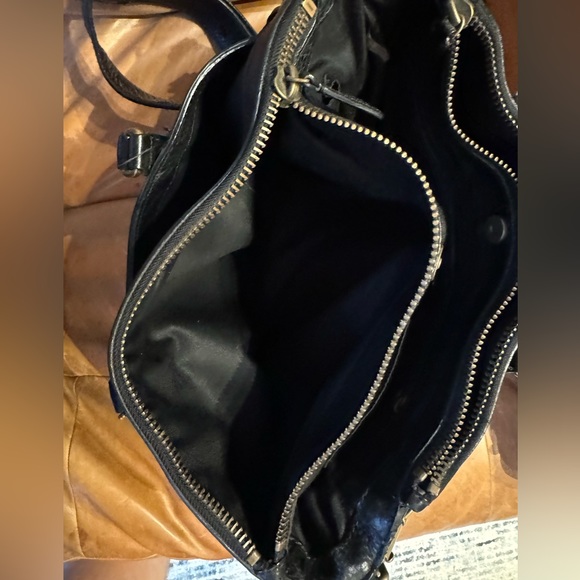 Coach Shoulder Bag - Picture 7 of 9